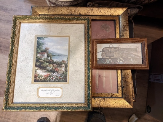 4 Decorative Pictures and Decorative Bowl