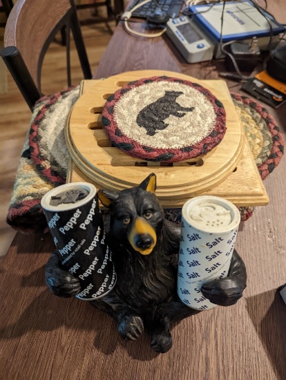 Bear Salt and Pepper Shaker Holder with Hot Mats