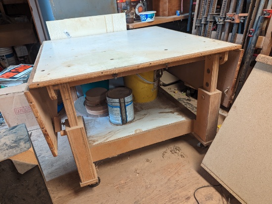 Rolling Adjustable Work Bench