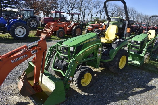 John Deere 2025R Loader Tractor