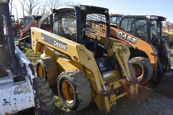 John Deere 325 Skid Steer