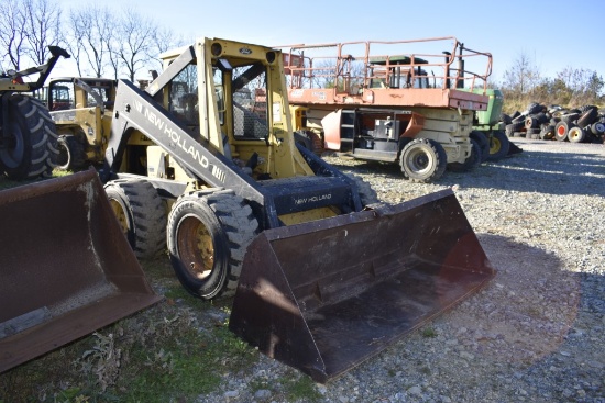 New Holland L785 Skid Steer