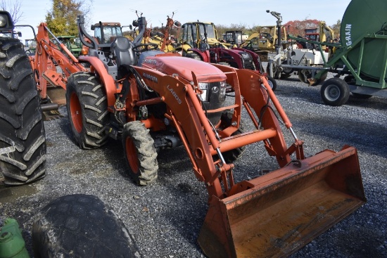 Kubota L3560 Backhoe Loader Tractor
