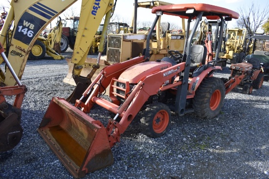 Kubota B26 Backhoe