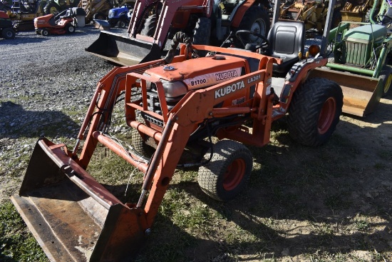 Kubota B1700 Loader Tractor