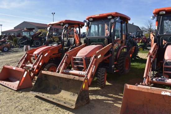 Kubota B26 Backhoe Loader Tractor