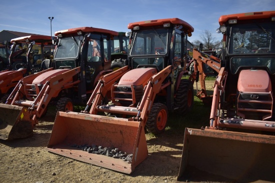 Kubota B26 Backhoe Loader Tractor