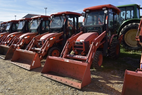 Kubota B26 Backhoe Loader Tractor