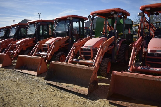 Kubota B26 Backhoe Loader Tractor
