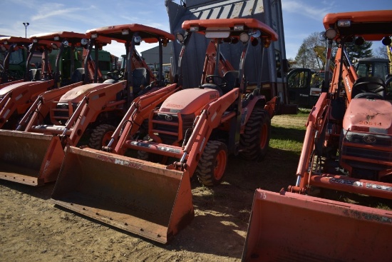 Kubota B26 Backhoe Loader Tractor