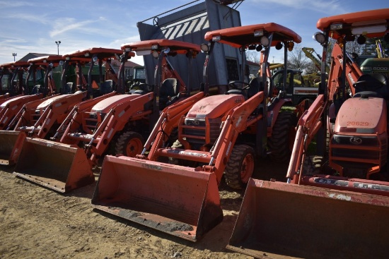 Kubota B26 Backhoe Loader Tractor