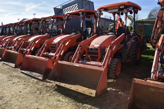 Kubota B26 Backhoe Loader Tractor