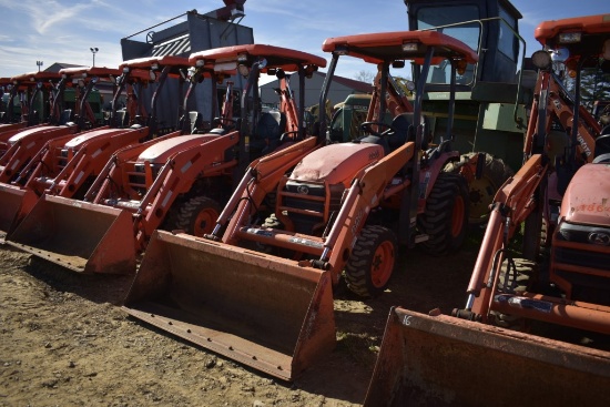 Kubota B26 Backhoe Loader Tractor