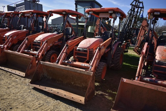 Kubota B26 Backhoe Loader Tractor