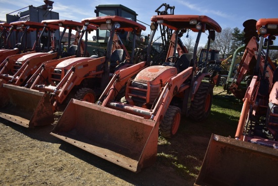 Kubota B26 Backhoe Loader Tractor