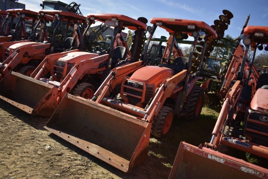 Kubota B26 Backhoe Loader Tractor