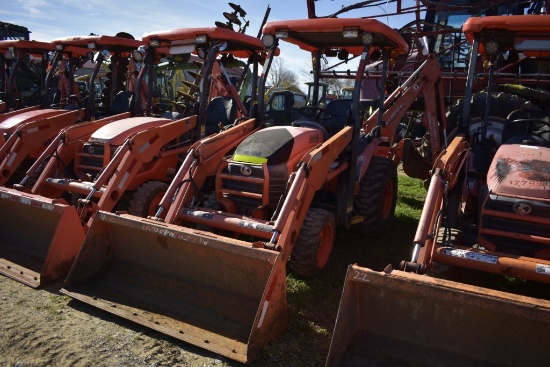 Kubota B26 Backhoe Loader Tractor