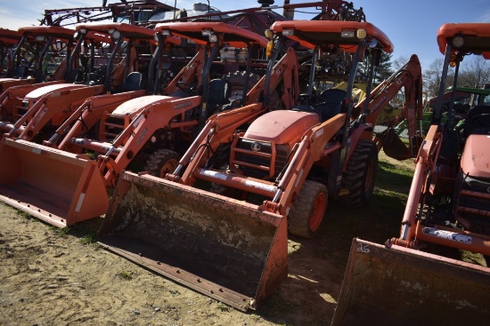 Kubota B26 Backhoe Loader Tractor