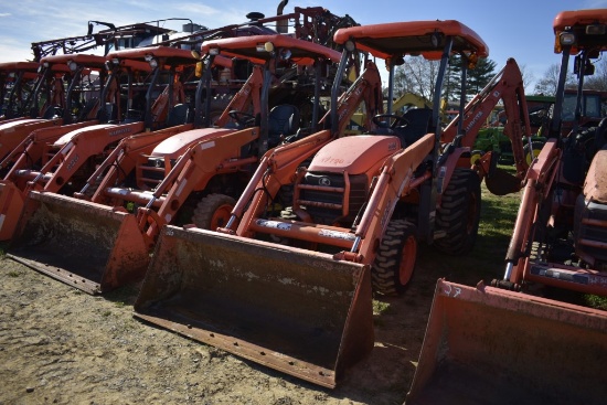 Kubota B26 Backhoe Loader Tractor