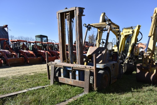 Towmotor B10 Forklift