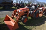 Kubota B3300SU Loader Tractor