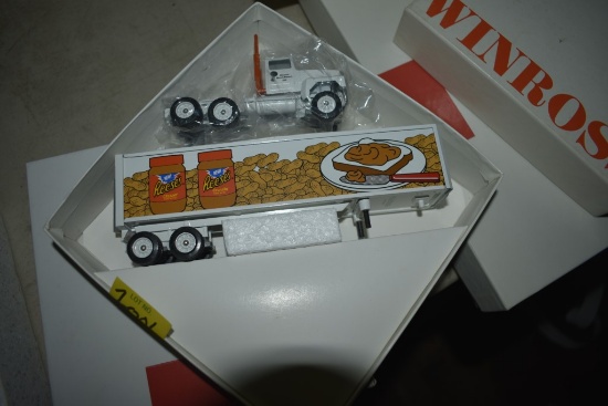 Winross Reese's Peanut Butter Tractor Trailer