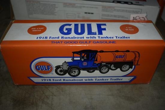 Ertl Gulf 1918 Ford Runabout with Tanker Trailer