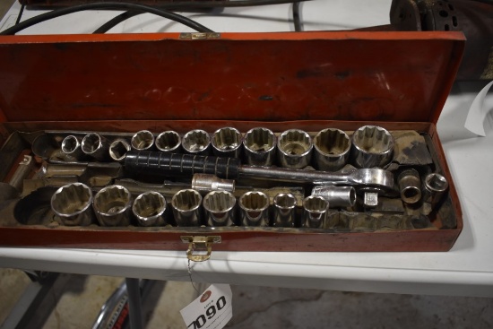 Partial Black Hawk Metric SAE Socket Set