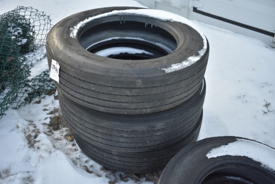 3 255/70R22.5 Tires