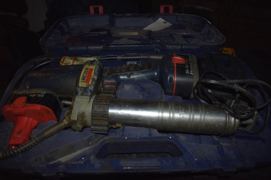 Lincoln 1401 Battery Operated Grease Gun in Case