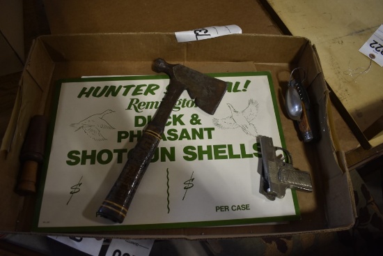 Box of Hunting Items