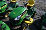 John Deere D120 Lawn Tractor