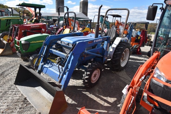 New Holland 1520 Loader Backhoe Tractor
