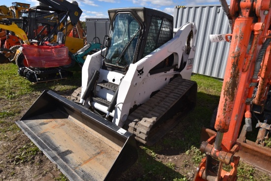 Bobcat T300 Skid Steer with Tracks