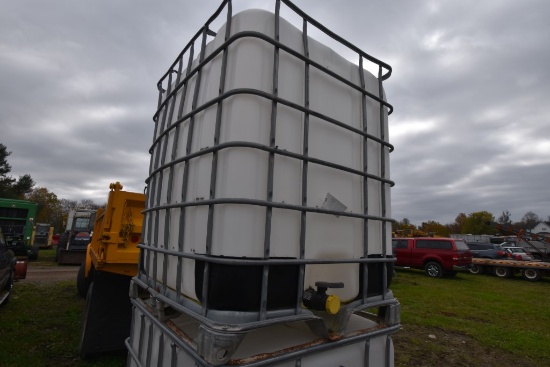 330 Gallon Liquid Tote