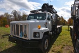 1999 International 2674 Pallet Fork Crane Truck