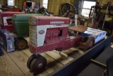 Eska Farmall 560 Pedal Tractor