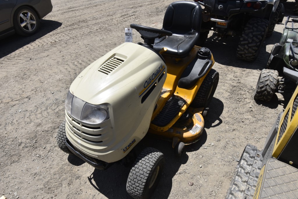 Cub Cadet LT1046 Lawn Tractor Proxibid