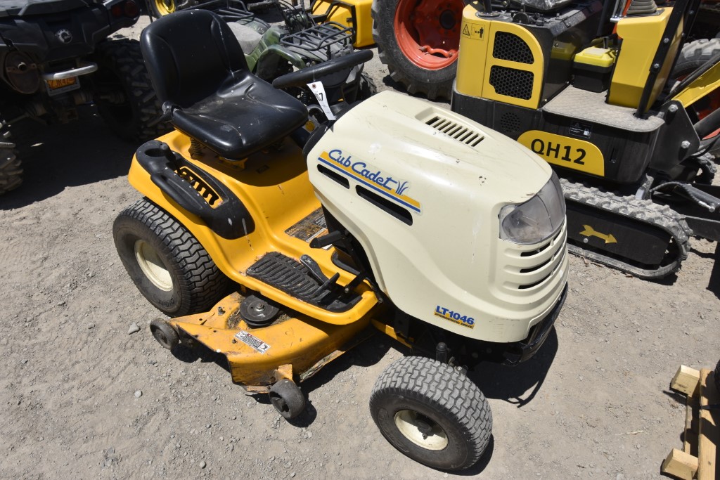 Cub Cadet LT1046 Lawn Tractor Proxibid