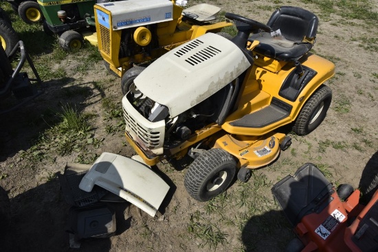 Cub Cadet Heavy Duty LT2138 Lawn Tractor