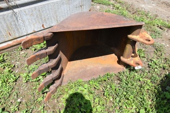 24" Back hoe Bucket