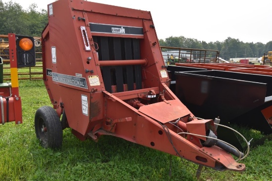 Case International 8420 Round Baler