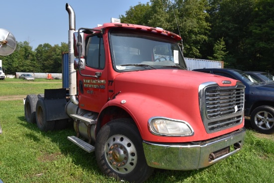 2005 Freightliner Business Class M2 Truck Tractor