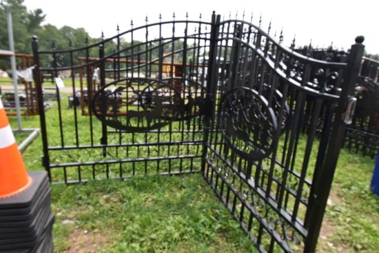 Greatbear 14' Entrance Gates with Dear Scene