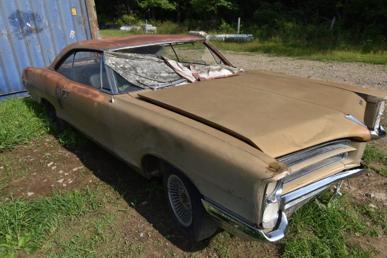 Pontiac 2+2 Car