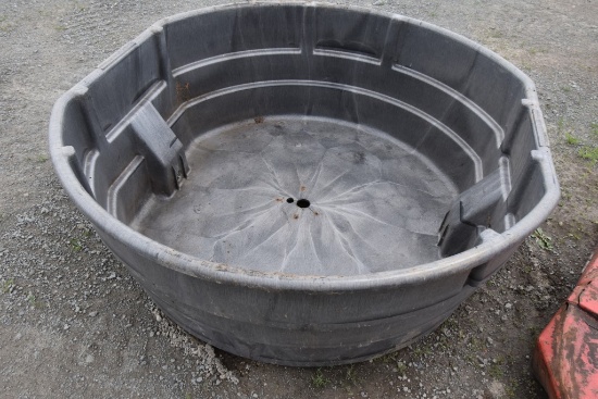 300 Gallon Rubbermaid Water Tub
