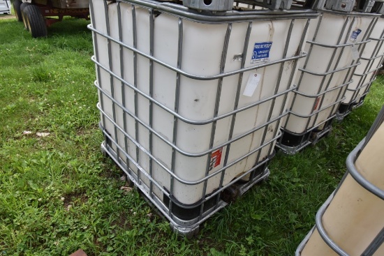 330 Gallon Liquid Tote