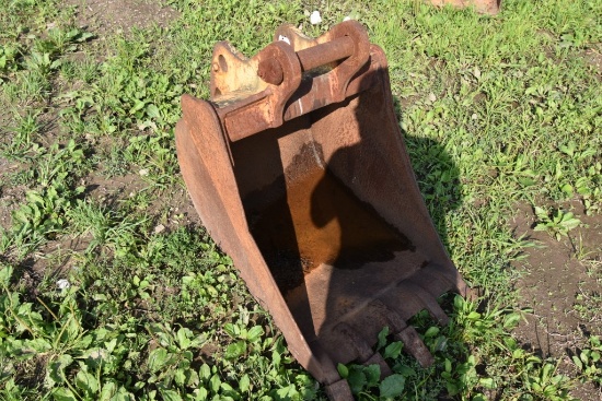 24" Back hoe Bucket