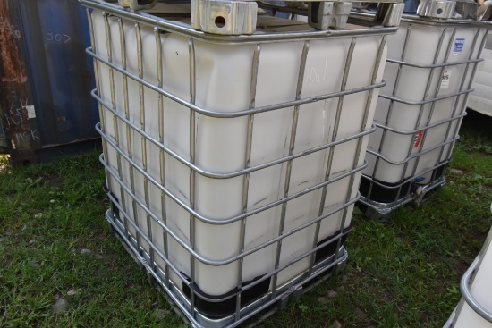 330 Gallon Liquid Tote