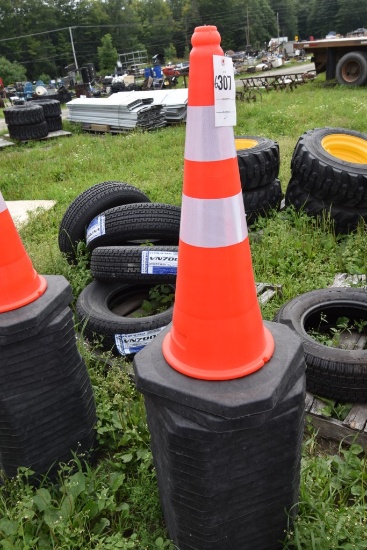 25 Construction Cones SOLD TIMES THE QUANTITY